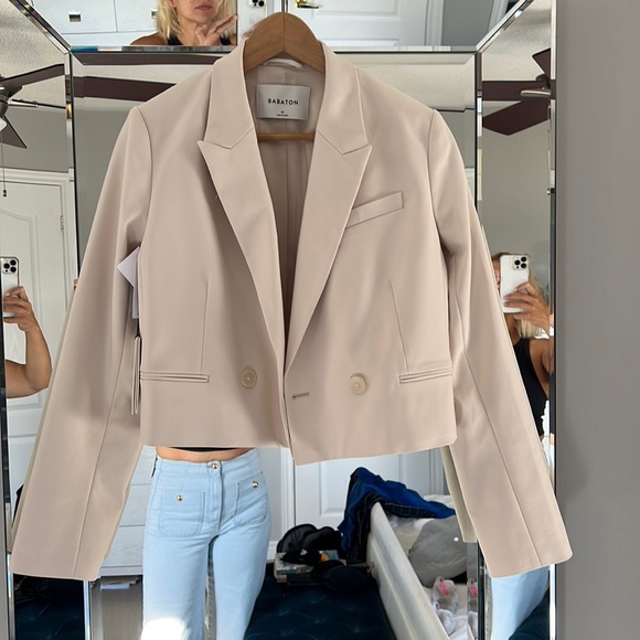 Babaton Aritzia cropped Ella blazer size M, Color Bone - Picture 1 of 6